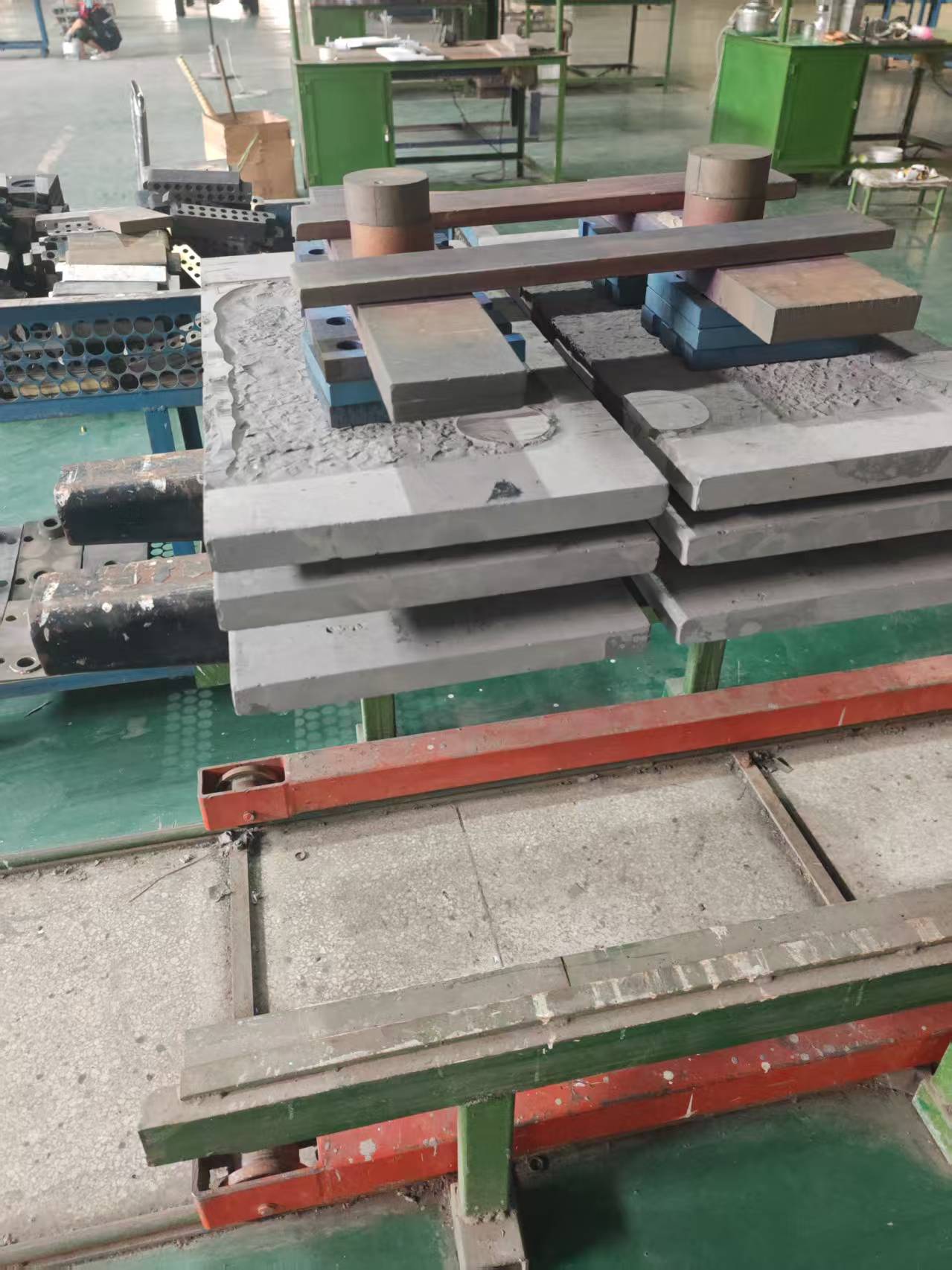 Metal foam raw material
